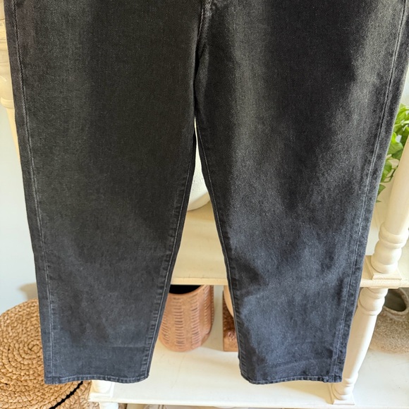 7 For All Mankind Logan Stovepipe Jeans in Thunder (28) - Picture 3 of 14